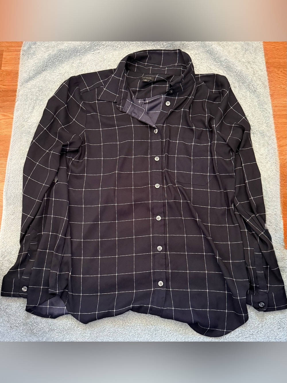 Ann Taylor Black Windowpane Plaid Button-Down Shirt Size M